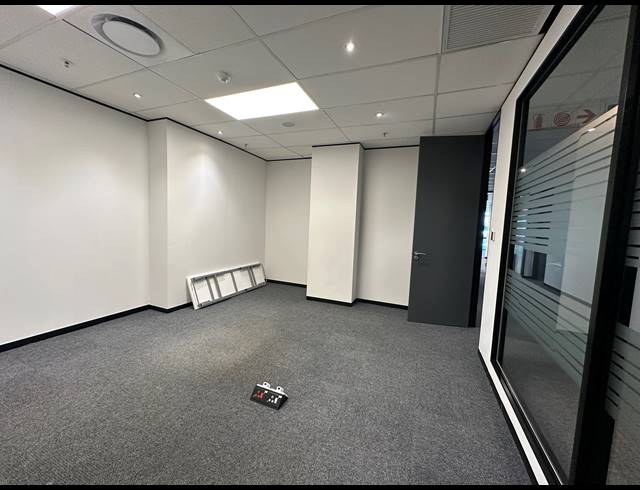 492M² OFFICE TO LET IN SANDTON CENTRAL